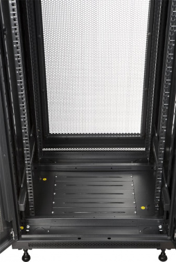 Шкаф коммутационный Lanmaster (TWT-CBB-42U-6X8-P1) напольный 42U 600x800мм пер.дв.перфор. задн.дв.перфор.2-хст. 2 бок.пан. 800кг черный 726мм 92кг 2055мм IP20 металл