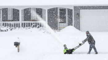 Снегоуборщик электр. Greenworks GD60PST