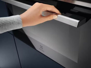 Микроволновая печь Electrolux EVM8E08X