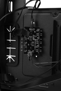 Корпус MSI MAG Vampiric 300R