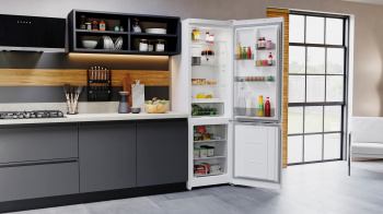 Холодильник Hotpoint HT 5200 W