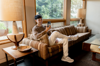 Чехол (клип-кейс) uBear для Apple iPhone 15 Clip Mag Case