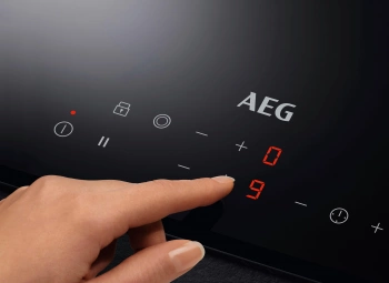 Индукционная варочная поверхность AEG IKB32300CB