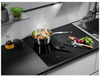 Индукционная варочная поверхность AEG IKB32300CB