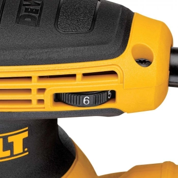 Эксцентриковая шлифмашина DeWalt  DWE6423-QS
