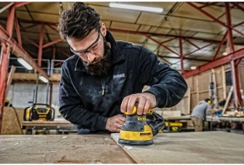 Эксцентриковая шлифмашина DeWalt  DWE6423-QS
