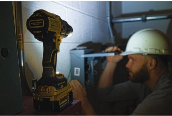 Дрель-шуруповерт DeWalt DCD996P2-QW