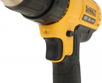 Дрель-шуруповерт DeWalt DCD771C2-QW