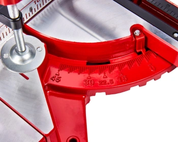 Торцовочная пила Elitech ПТ 825К (E2006.006.00)