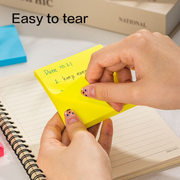 Блок самоклеящийся бумажный Deli EA044