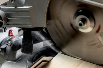 Торцовочная пила Metabo KS 216 M