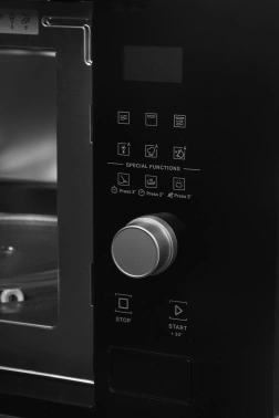 Микроволновая печь Hotpoint MF20G IX HA
