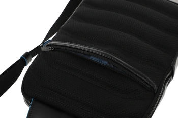 Рюкзак слинг мужской Piquadro Blue Square CA6589B2/N черный кожа