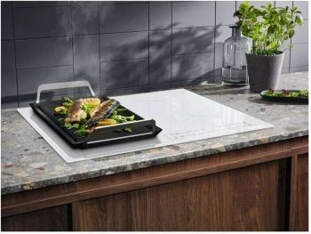 Индукционная варочная поверхность Electrolux EIV63440BS