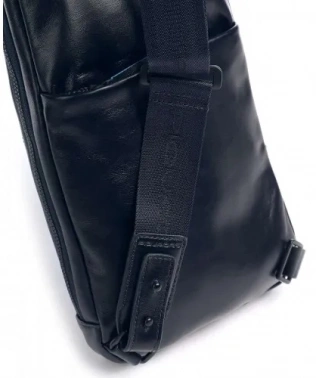 Рюкзак слинг Piquadro Blue Square Revamp CA5577B2V/BLU синий кожа