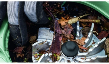 Воздуходувка-пылесос Bosch UniversalGardenTidy 3000