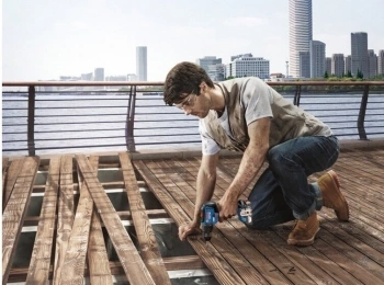 Дрель-шуруповерт Bosch GSR 18V-50 + L