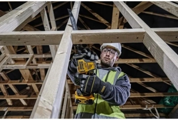 Сабельная пила DeWalt DCS369N