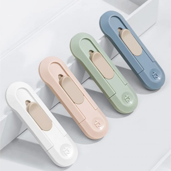 Нож канцелярский Deli NS065green