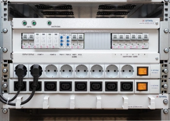 Распределитель питания Штиль  PDU-8xSchuko-С20