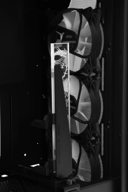 Корпус MSI MPG Gungnir 300R