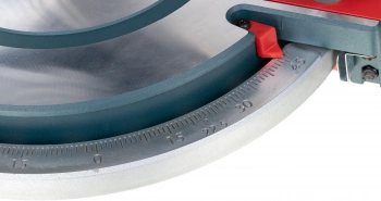 Торцовочная пила Bosch GCM 216