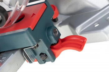 Торцовочная пила Bosch GCM 216