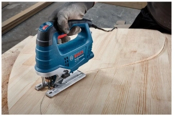 Лобзик Bosch GST 750