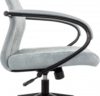 Кресло руководителя Бюрократ  CH-610