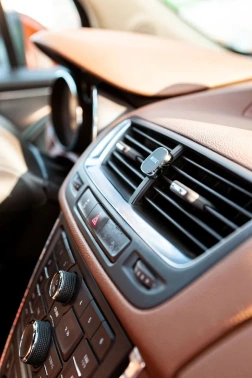 Держатель Wiiix HT-413Tmg-CHARM-B