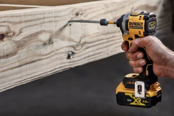 Шуруповерт DeWalt DCF850N-XJ