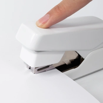 Степлер настольный Deli 0370SWhite