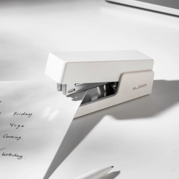 Степлер Deli ENS084 WHITE Nusign 24/6 26/6 (20листов) белый 100скоб коробка