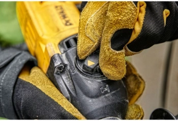 Перфоратор DeWalt D25033K-QS