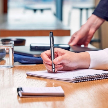 Ручка перьев. Parker IM Monochrome F328