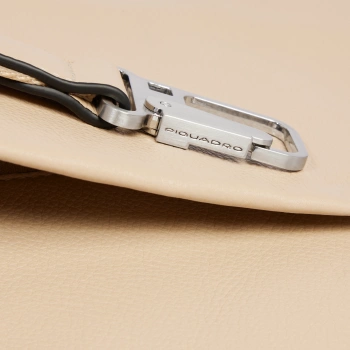 Деловая сумка женская Piquadro Than CA4021S135/BE с отделением для ноутбука 15.6