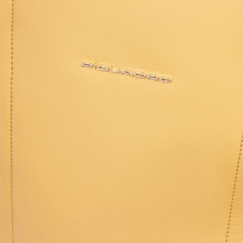 Рюкзак женский Piquadro Circle CA5566W92/GBE шафрановый/бежевый кожа