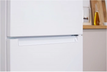 Холодильник Indesit ES 20 A