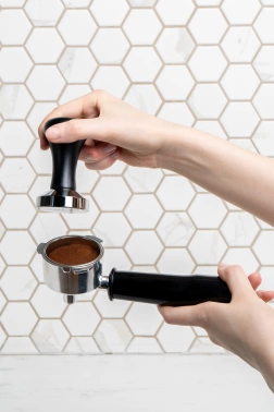 Кофеварка рожковая Garlyn C60