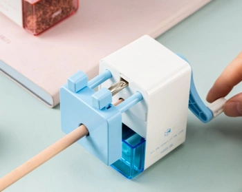 Точилка для карандашей механическая Deli  EH515-BL