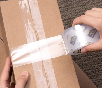 Клейкая лента канцелярская Deli  EA698