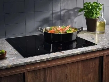 Индукционная варочная поверхность Electrolux EIS62453