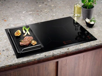 Индукционная варочная поверхность Electrolux EIS82453