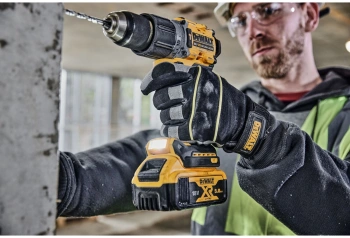 Шуруповерт DeWalt DCD805P2T-QW