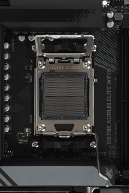 Материнская плата Gigabyte X870E AORUS ELITE WIFI7