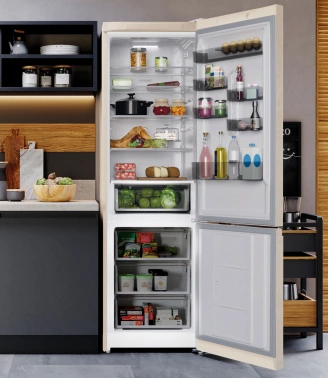 Холодильник Hotpoint HT 6200 AB