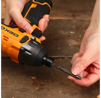 Винтоверт Deko DKIS12FU-Li