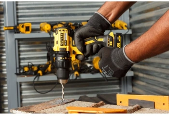 Дрель-шуруповерт DeWalt DCD777D2T-QW