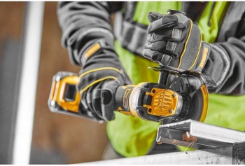 Угловая полировальная машина DeWalt  DCG416VSN-XJ