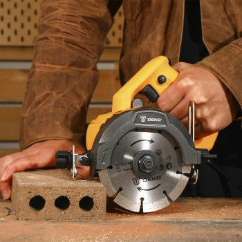 Циркулярная пила (дисковая) Deko DKCS1450W